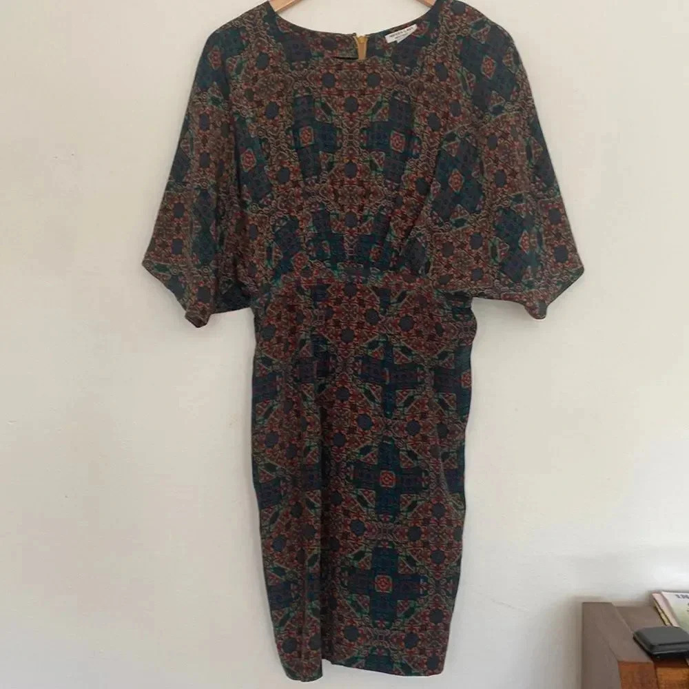 Nieves Lavi 100% silk midi dress beautiful pattern blue red green tan sz 4 zip